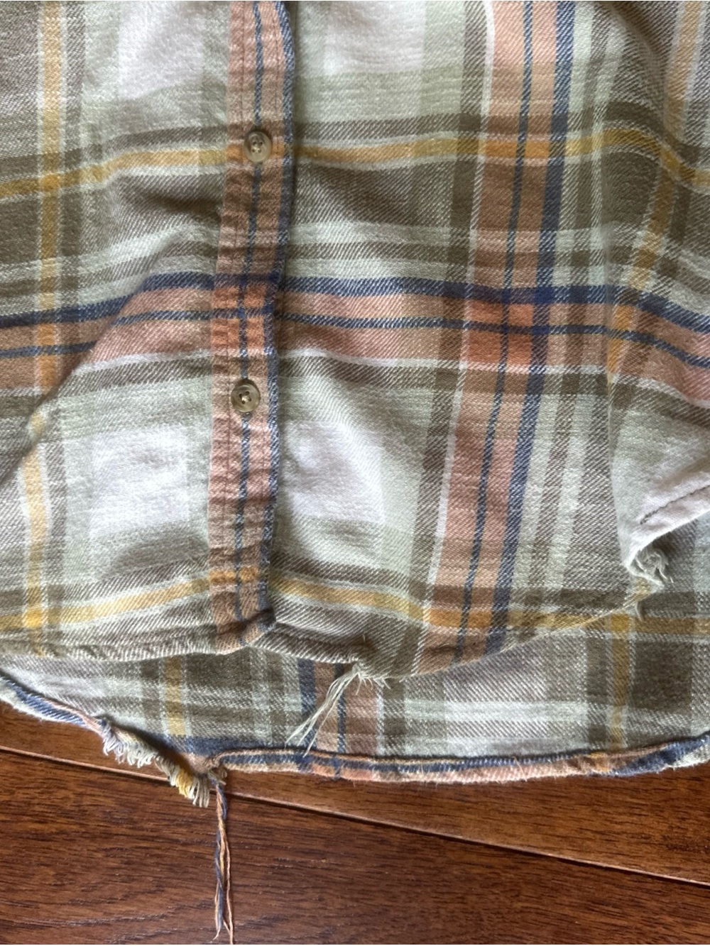 American Eagle Women’s Distressed Flannel Plaid Small Plaid Blue Green Grunge - Picture 4 of 5